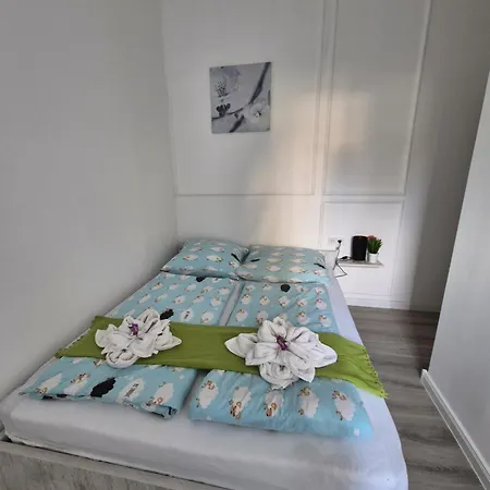 Damjanich 51- Lovely 3bedroom Апартаменты