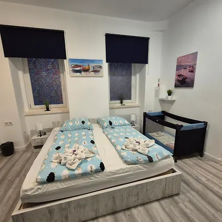 Damjanich 51- Lovely 3bedroom Апартаменты