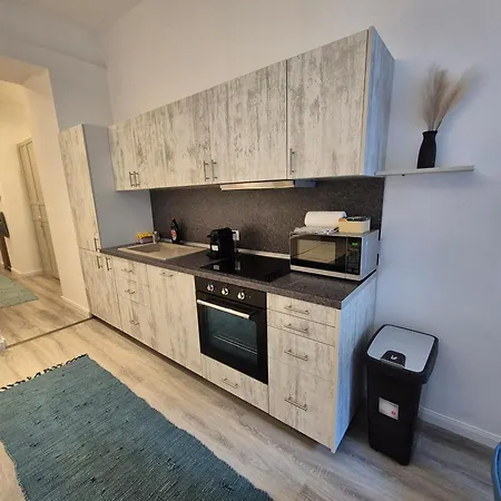 Damjanich 51- Lovely 3bedroom Апартаменты